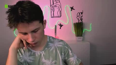 Snapshot of mister_vice chatting on December 17, 2025, 7:20 pm mister_vice online show from December 17, 2025, 7:20 pm