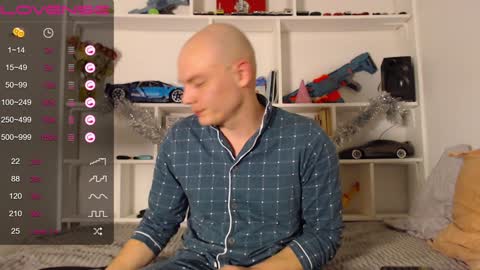 Snapshot of misterjames_ chatting on January 4, 2025, 5:05 pm MIsterjames online show from January 4, 2025, 5:05 pm