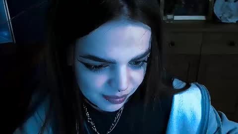 Ines online show from December 1, 2025, 4:34 pm