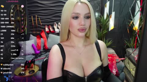 Snapshot of mistress_darsy chatting on February 6, 2025, 12:26 pm Darsy online show from February 6, 2025, 12:26 pm