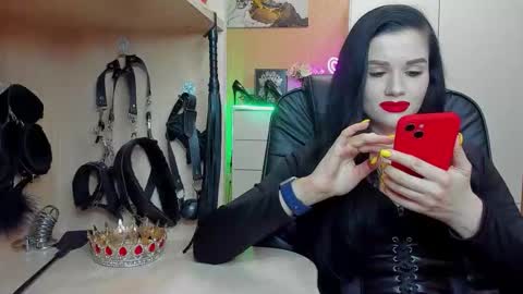 Snapshot of mistress_kristi chatting on October 25, 2025, 5:51 pm Mistress Kristi online show from October 25, 2025, 5:51 pm