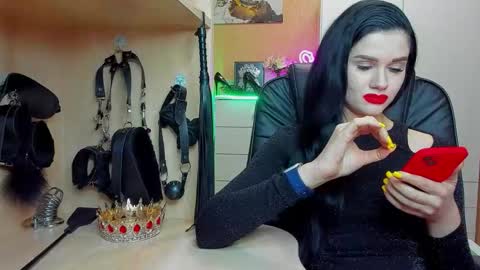 Snapshot of mistress_kristi chatting on November 3, 2025, 7:48 pm Mistress Kristi online show from November 3, 2025, 7:48 pm