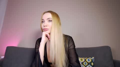 Snapshot of mistress_milana chatting on February 13, 2025, 10:44 am Milana online show from February 13, 2025, 10:44 am