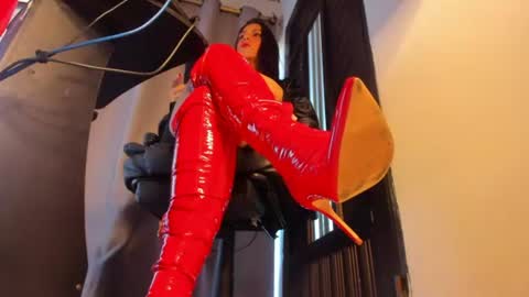 Snapshot of mistressanna_ chatting on June 14, 2026, 9:39 pm Mistress Anna Alves online show from June 14, 2026, 9:39 pm