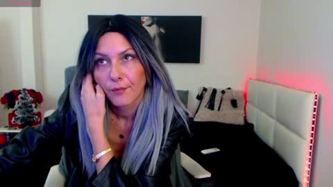 Snapshot of mistressevelyn_ chatting on December 23, 2024, 1:03 pm MistressEvelyn online show from December 23, 2024, 1:03 pm