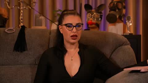 Snapshot of mistresskellykent chatting on September 11, 2025, 11:05 pm Mistress Kelly online show from September 11, 2025, 11:05 pm