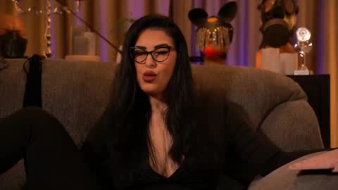 Snapshot of mistresskellykent chatting on October 31, 2025, 11:50 pm Mistress Kelly online show from October 31, 2025, 11:50 pm