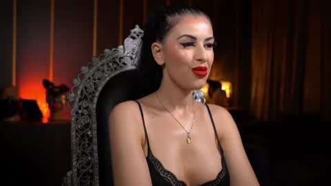 Snapshot of mistresskellykent chatting on June 25, 2026, 9:30 pm Mistress Kelly online show from June 25, 2026, 9:30 pm
