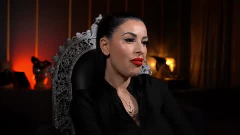 Snapshot of mistresskellykent chatting on July 13, 2026, 9:39 pm Mistress Kelly online show from July 13, 2026, 9:39 pm