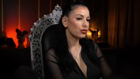 Snapshot of mistresskellykent chatting on July 31, 2026, 9:36 pm Mistress Kelly online show from July 31, 2026, 9:36 pm