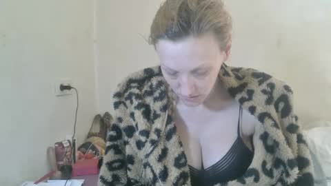 Snapshot of mistressmilly32 chatting on April 4, 2026, 10:02 am mistressmilly32 online show from April 4, 2026, 10:02 am