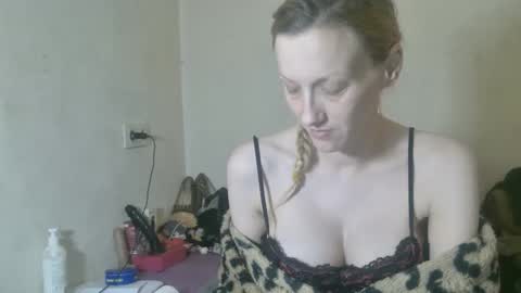 Snapshot of mistressmilly32 chatting on April 8, 2026, 8:25 am mistressmilly32 online show from April 8, 2026, 8:25 am