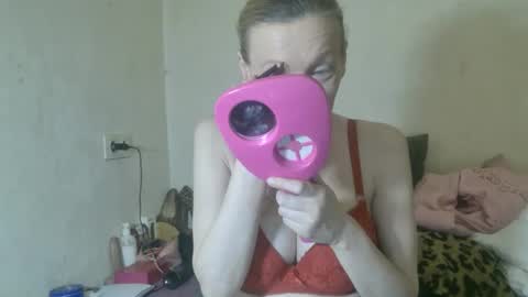 mistressmilly32 online show from April 19, 2026, 7:05 pm