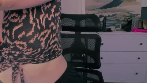 SANDY online show from November 16, 2025, 10:04 pm