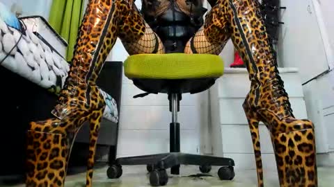 Tiffany online show from April 13, 2026, 2:50 am