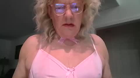 Snapshot of mistygoodslut chatting on May 1, 2026, 11:48 am mistygoodslut online show from May 1, 2026, 11:48 am