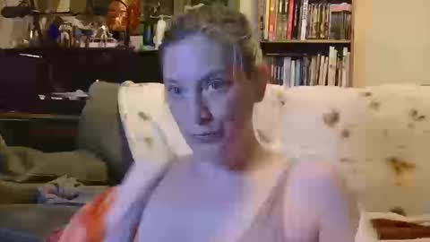 Snapshot of mistymountains96 chatting on March 20, 2026, 4:06 am Misty Mountains online show from March 20, 2026, 4:06 am