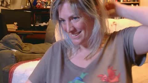 Snapshot of mistymountains96 chatting on March 22, 2026, 4:05 am Misty Mountains online show from March 22, 2026, 4:05 am