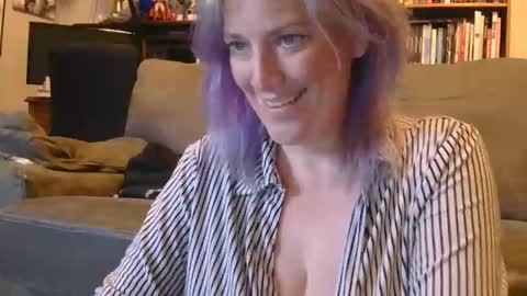 Snapshot of mistymountains96 chatting on May 6, 2026, 3:46 am Misty Mountains online show from May 6, 2026, 3:46 am