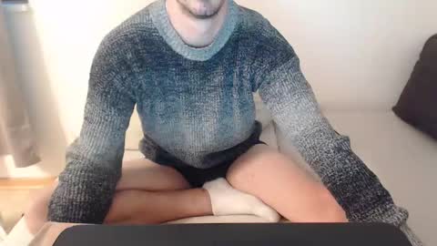 Snapshot of mitsch01 chatting on December 27, 2024, 3:26 pm Mitsch online show from December 27, 2024, 3:26 pm