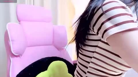miu_999 online show from May 6, 2026, 2:08 am