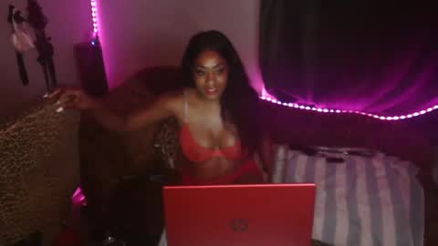 Snapshot of mixedlovers chatting on September 26, 2025, 1:09 am Precious online show from September 26, 2025, 1:09 am