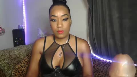 Snapshot of mixedlovers chatting on October 23, 2025, 6:39 pm Precious online show from October 23, 2025, 6:39 pm