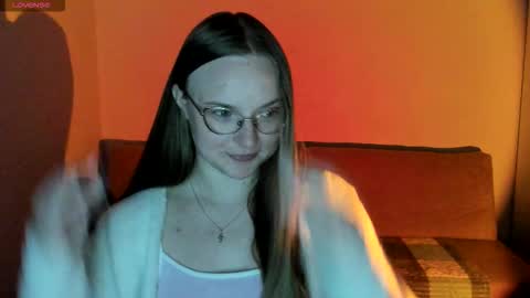 Miya online show from September 19, 2025, 4:51 pm