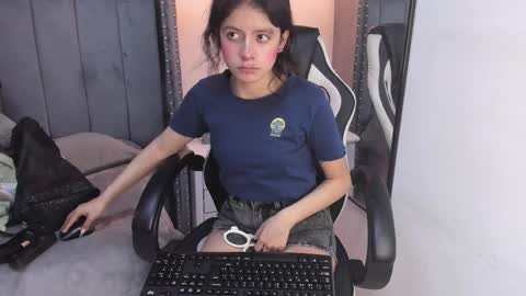 Snapshot of miyu_komori chatting on March 3, 2026, 12:55 pm miyu_komori online show from March 3, 2026, 12:55 pm