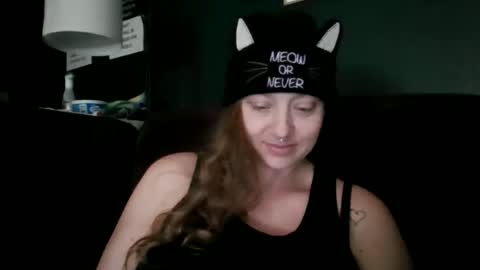 Snapshot of miztrezk chatting on November 5, 2025, 3:45 pm miztrezk online show from November 5, 2025, 3:45 pm