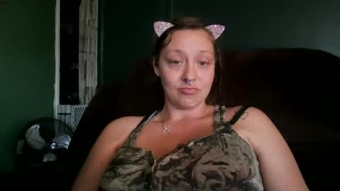 Snapshot of miztrezk chatting on November 19, 2025, 6:41 pm miztrezk online show from November 19, 2025, 6:41 pm