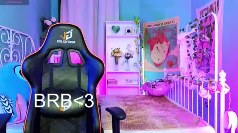 Snapshot of mizukinoyoru chatting on February 17, 2025, 12:10 am Mizuki online show from February 17, 2025, 12:10 am