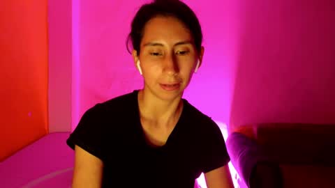 Snapshot of mli739709 chatting on January 7, 2025, 6:59 am MoonLipson online show from January 7, 2025, 6:59 am