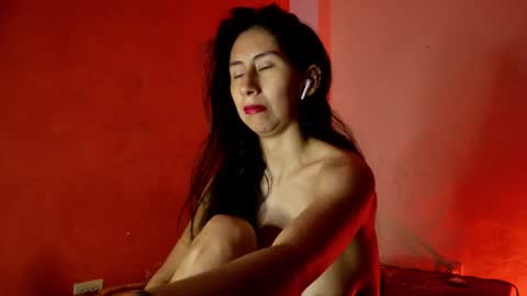 Snapshot of mli739709 chatting on January 13, 2025, 9:41 am MoonLipson online show from January 13, 2025, 9:41 am