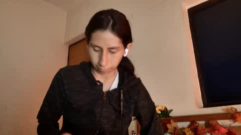 Snapshot of mli739709 chatting on September 22, 2025, 4:58 am MoonLipson online show from September 22, 2025, 4:58 am