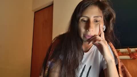 Snapshot of mli739709 chatting on October 15, 2025, 6:02 am MoonLipson online show from October 15, 2025, 6:02 am