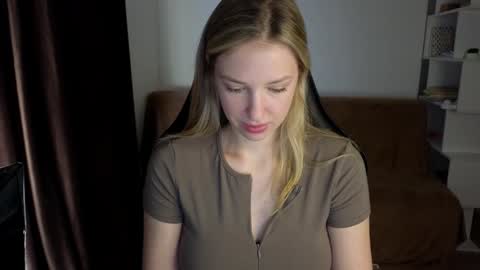 Lili online show from December 30, 2024, 10:10 am