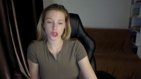 Lili online show from January 30, 2025, 7:59 pm