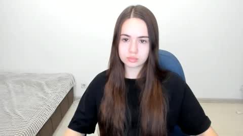 Snapshot of mmm_bananaa_ chatting on December 3, 2024, 6:17 pm Beata online show from December 3, 2024, 6:17 pm