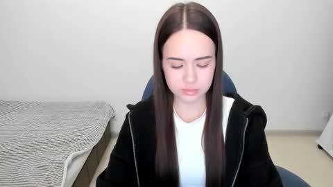 Snapshot of mmm_bananaa_ chatting on January 21, 2025, 5:20 pm Beata online show from January 21, 2025, 5:20 pm