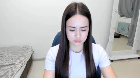 Snapshot of mmm_bananaa_ chatting on January 28, 2025, 3:14 pm Beata online show from January 28, 2025, 3:14 pm