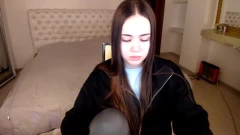 Snapshot of mmm_bananaa_ chatting on February 18, 2025, 6:26 pm Beata online show from February 18, 2025, 6:26 pm