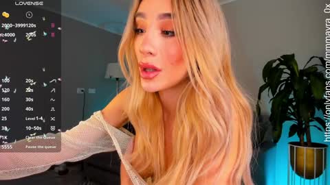 Snapshot of mmmayra_0x chatting on December 29, 2024, 8:04 pm MAYRA online show from December 29, 2024, 8:04 pm