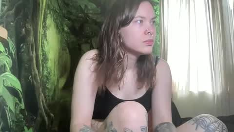 Snapshot of mo0n_goddess chatting on February 17, 2025, 11:53 pm Misty online show from February 17, 2025, 11:53 pm