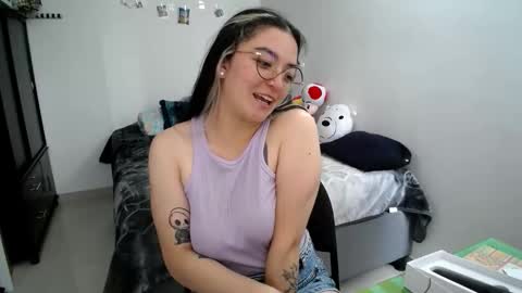 Snapshot of mocca_117 chatting on October 1, 2025, 2:01 pm Sam online show from October 1, 2025, 2:01 pm