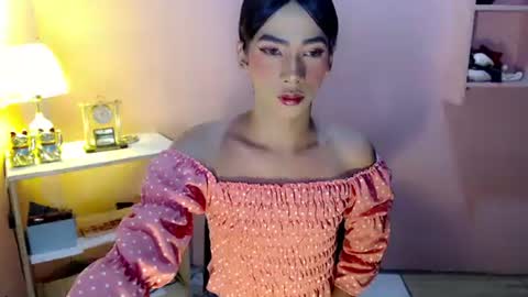 Snapshot of mocha_locca chatting on December 30, 2024, 6:38 pm Mocha Locca online show from December 30, 2024, 6:38 pm