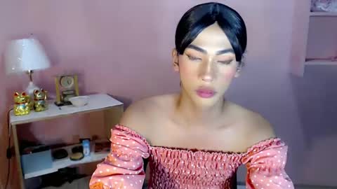Snapshot of mocha_locca chatting on January 5, 2025, 12:31 am Mocha Locca online show from January 5, 2025, 12:31 am