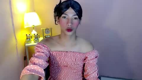 Snapshot of mocha_locca chatting on January 14, 2025, 12:33 am Mocha Locca online show from January 14, 2025, 12:33 am