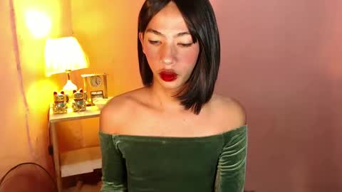 Snapshot of mocha_locca chatting on January 19, 2025, 5:37 am Mocha Locca online show from January 19, 2025, 5:37 am
