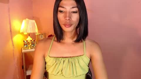 Snapshot of mocha_locca chatting on February 7, 2025, 5:51 pm Mocha Locca online show from February 7, 2025, 5:51 pm